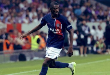 登贝莱创三项纪录!巴萨弃将蜕变成法甲联赛一哥,挑战金球奖之路