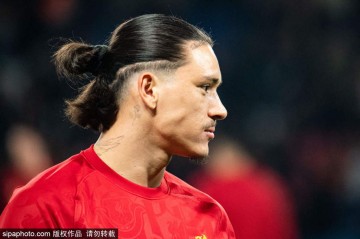 利物浦卖努涅斯+迪亚斯收入超1亿镑 加钱强抢伊萨克?