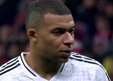 西甲双雄风头劲!皇马与巴萨有望会师欧冠决赛