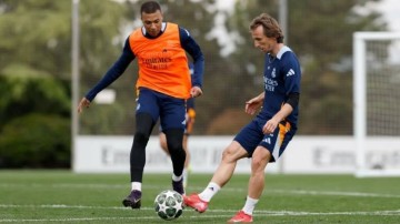 每体:姆巴佩染红后今天主动加练,参与球队高强度训练组