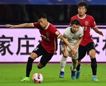 成都蓉城将跟意甲MVP前锋签约!曾在联赛单场戴帽,穿过国米10号