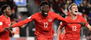 伤病突袭戴维斯,拜仁如何应对双线作战危机?哈里凯恩首冠又要推迟?