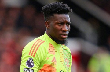 曼联4000场里程碑夜,奥纳纳遭弃用,巴因迪尔临危受命