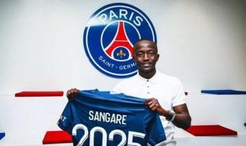 记者:曼城想免签巴黎18岁前锋桑加雷,多支德国球队也对他感兴趣